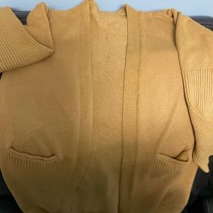 Very good condition cozy and comfy cardigan :size L